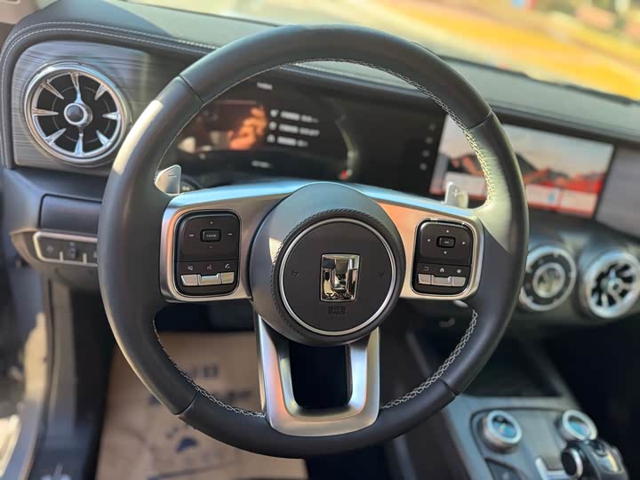 Фото 10 - Tank 300