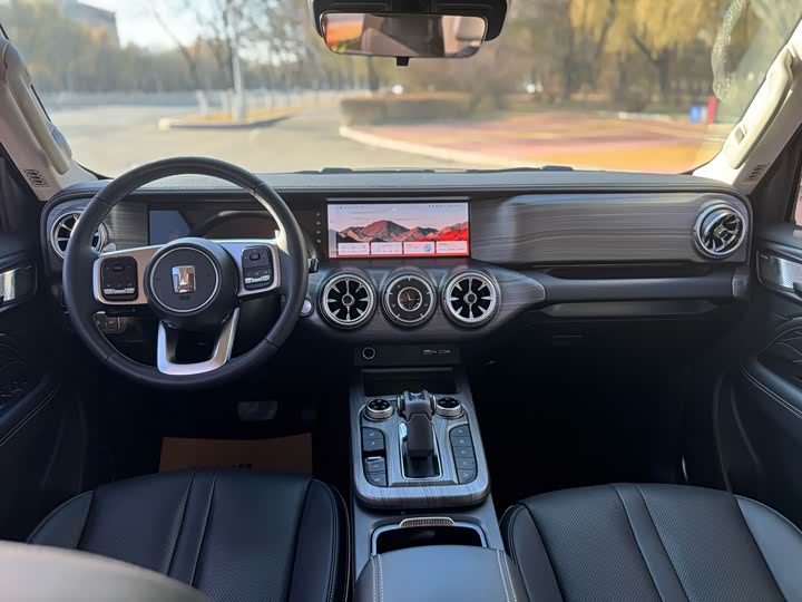 Фото 6 - Tank 300