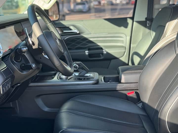 Фото 8 - Tank 300