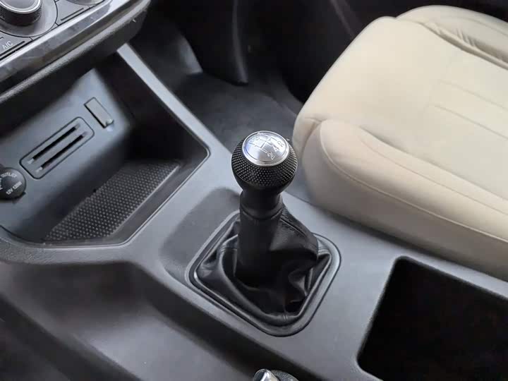 Фото 13 - Dongfeng Forthing Lingzhi M5