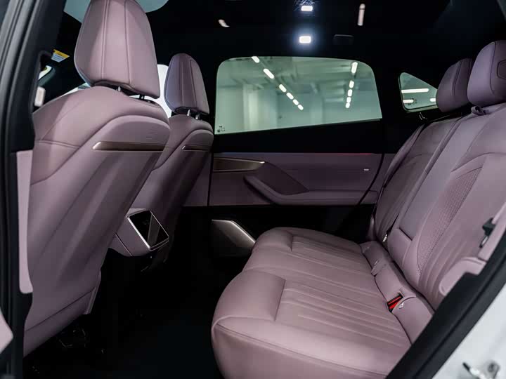 Фото 6 - Nio Onvo L60