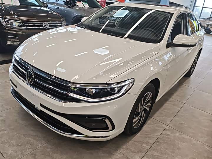 Фото 1 - Volkswagen Bora