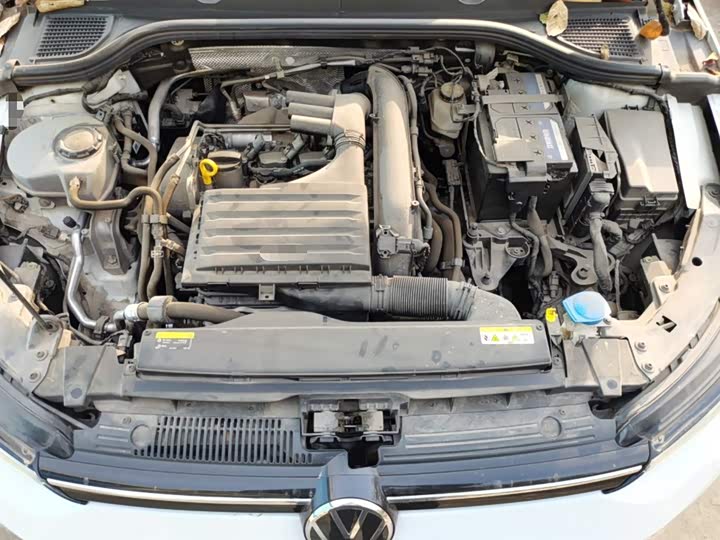 Фото 11 - Volkswagen Golf