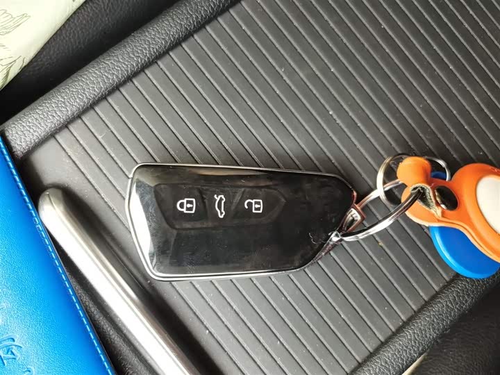 Фото 12 - Volkswagen Golf