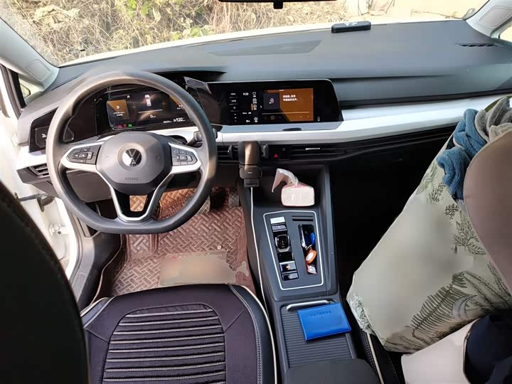 Фото 13 - Volkswagen Golf