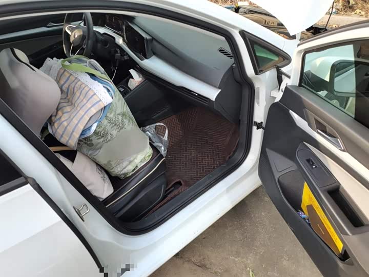 Фото 20 - Volkswagen Golf