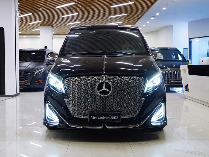 Фото 2 - Mercedes-Benz V-Class