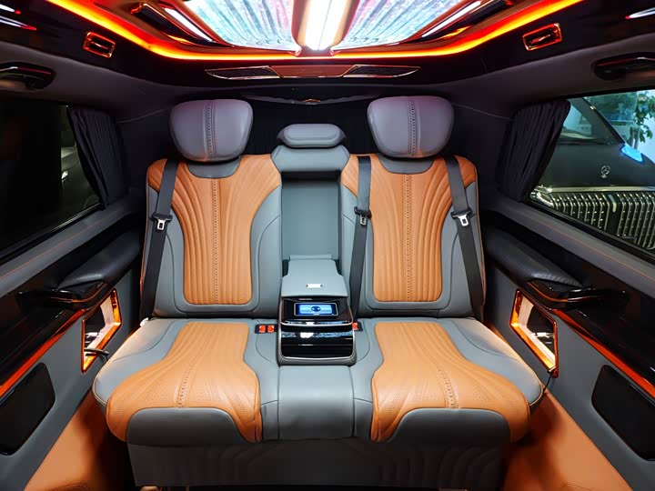 Фото 22 - Mercedes-Benz V-Class