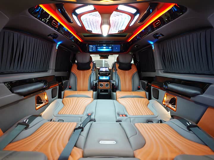 Фото 24 - Mercedes-Benz V-Class