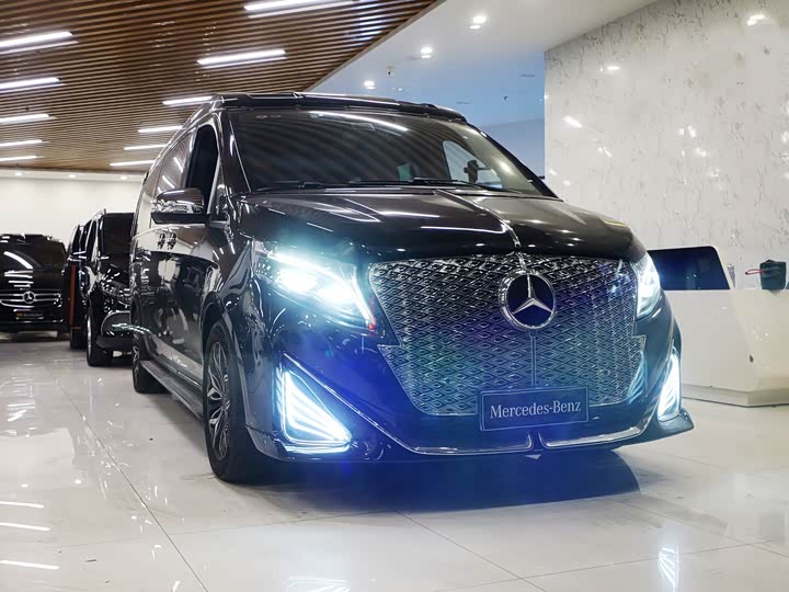 Фото 3 - Mercedes-Benz V-Class