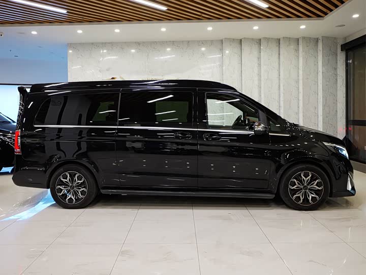 Фото 5 - Mercedes-Benz V-Class