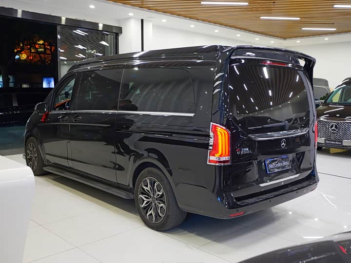 Фото 6 - Mercedes-Benz V-Class