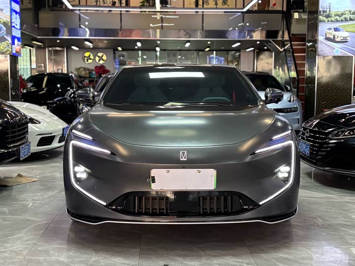 Фото 2 - Avatr 12