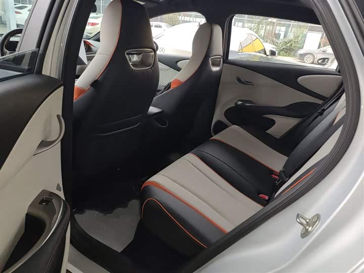 Фото 14 - BYD Dolphin