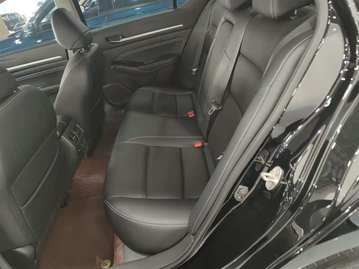 Фото 17 - Nissan Teana