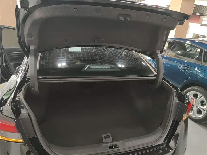 Фото 19 - Nissan Teana