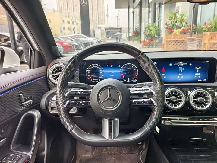 Фото 10 - Mercedes-Benz A-Class