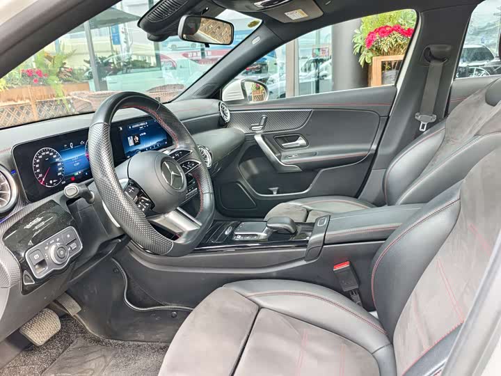 Фото 12 - Mercedes-Benz A-Class