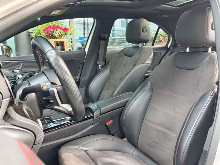 Фото 15 - Mercedes-Benz A-Class