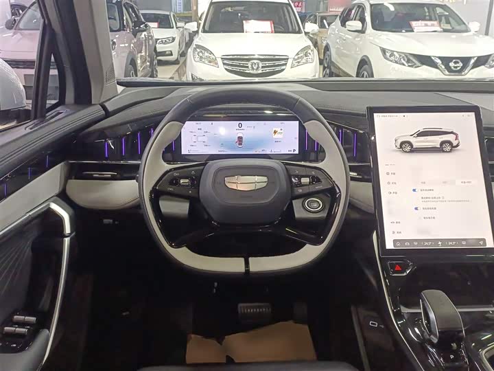 Фото 11 - Geely Atlas L