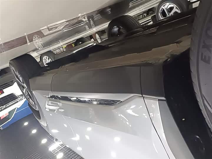 Фото 22 - Geely Atlas L