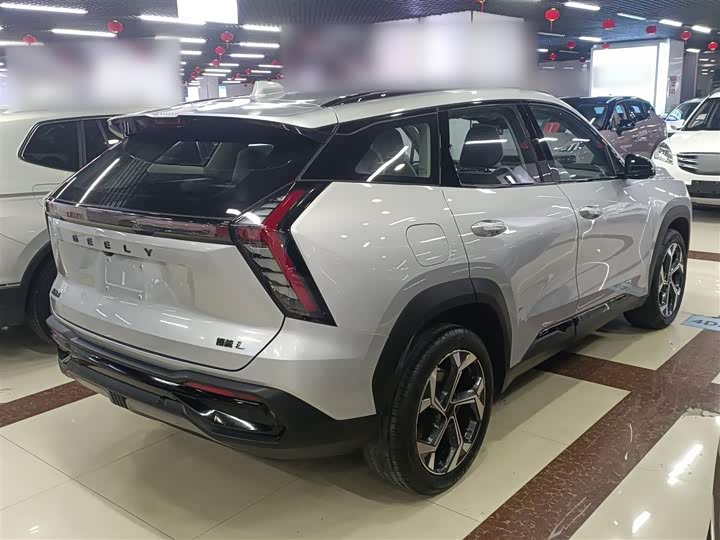 Фото 7 - Geely Atlas L