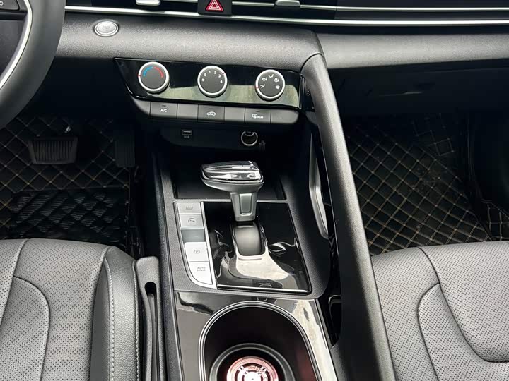 Фото 23 - Hyundai Elantra N line