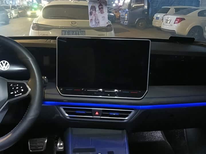 Фото 13 - Volkswagen Tiguan L Pro