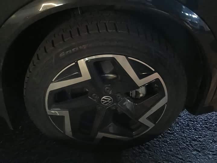 Фото 6 - Volkswagen Tiguan L Pro