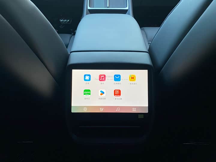 Фото 10 - XPeng P7