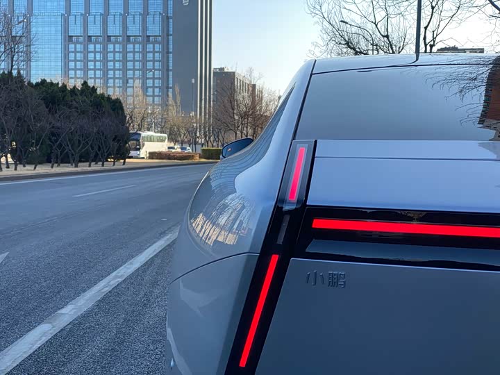 Фото 20 - XPeng P7