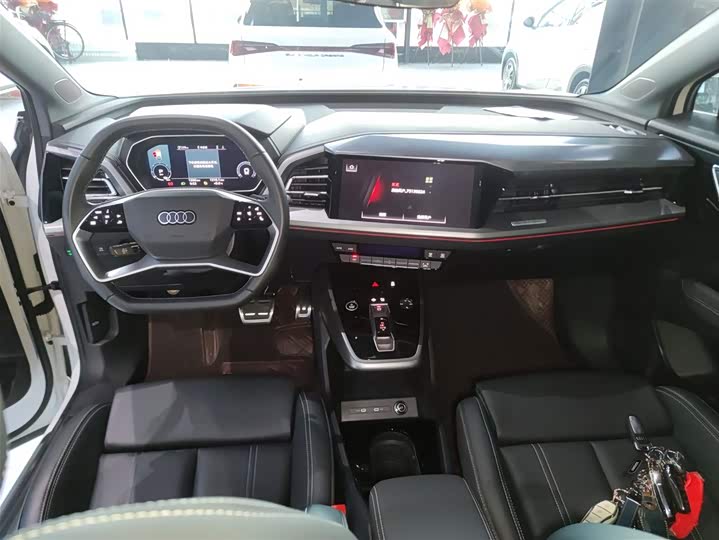 Фото 10 - Audi Q4 e-tron