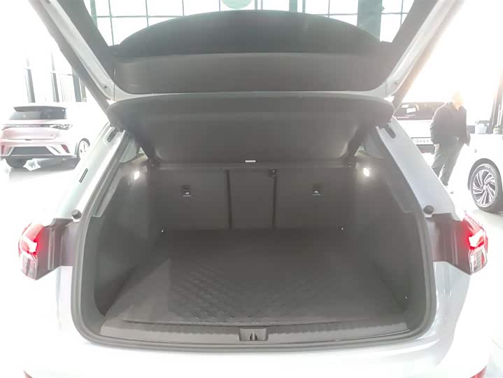 Фото 19 - Audi Q4 e-tron