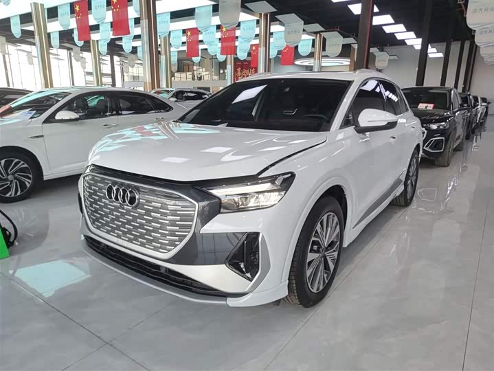 Фото 2 - Audi Q4 e-tron