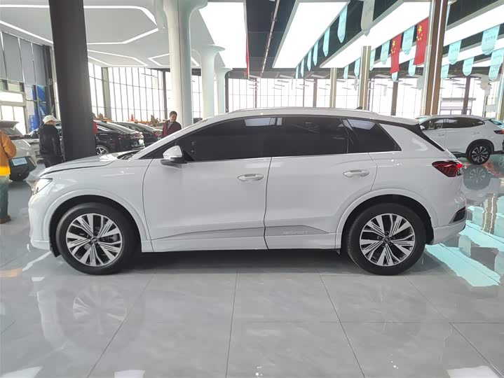 Фото 5 - Audi Q4 e-tron