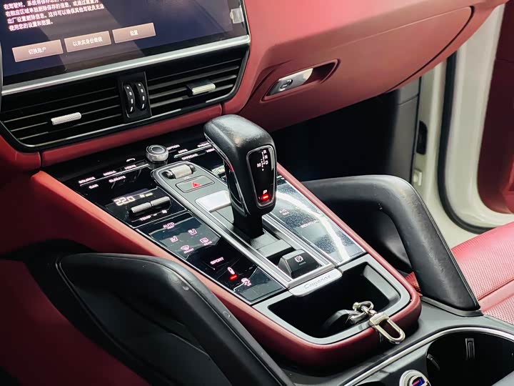 Фото 12 - Porsche Cayenne