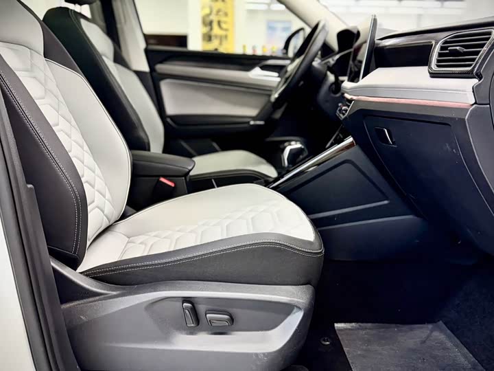 Фото 22 - Volkswagen Tayron