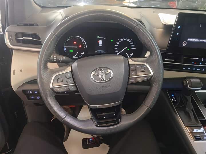 Фото 11 - Toyota Granvia