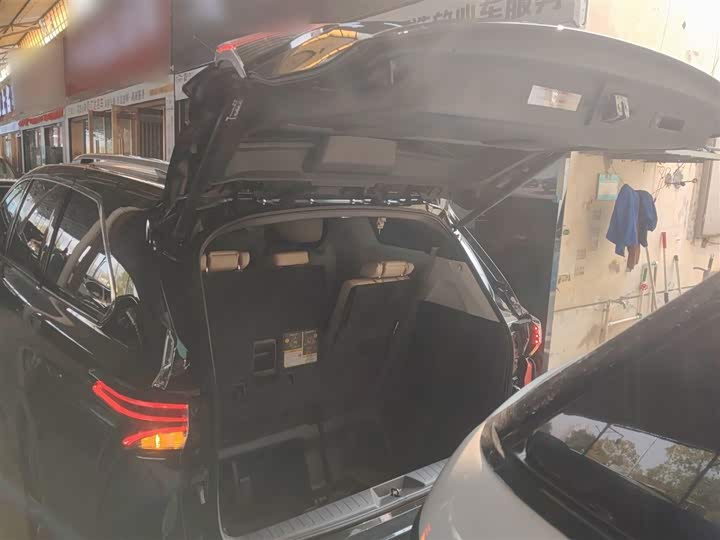 Фото 19 - Toyota Granvia