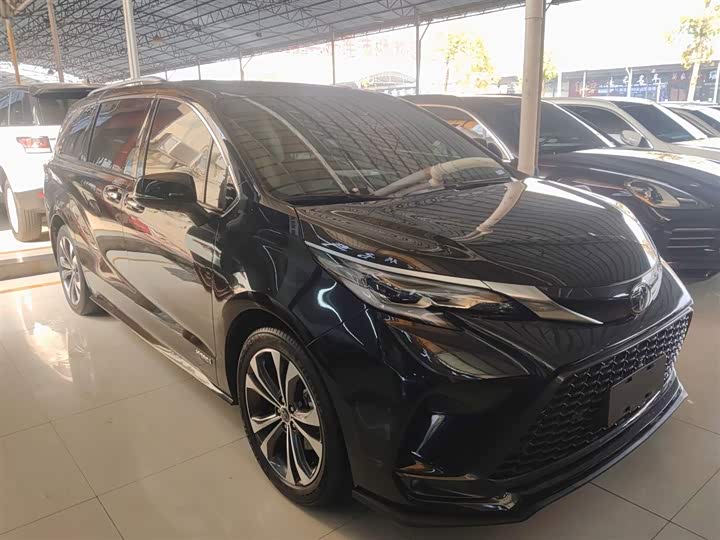 Фото 4 - Toyota Granvia