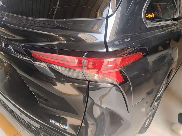 Фото 8 - Toyota Granvia