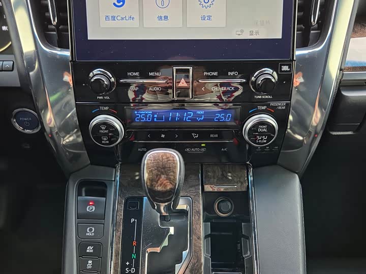 Фото 12 - Toyota Vellfire