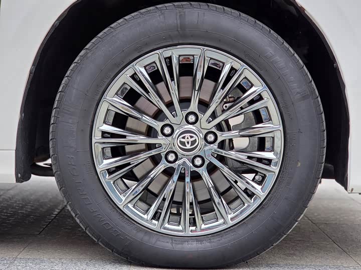 Фото 21 - Toyota Vellfire