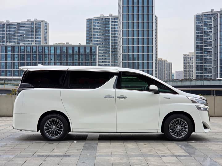 Фото 3 - Toyota Vellfire