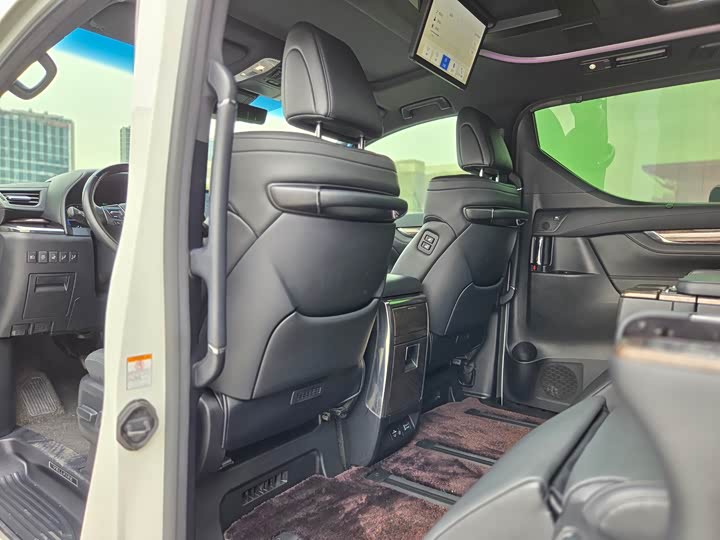 Фото 6 - Toyota Vellfire