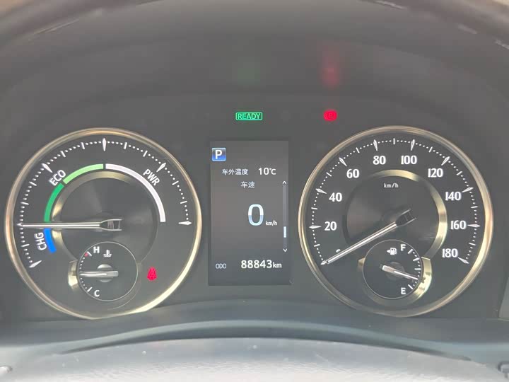 Фото 8 - Toyota Vellfire