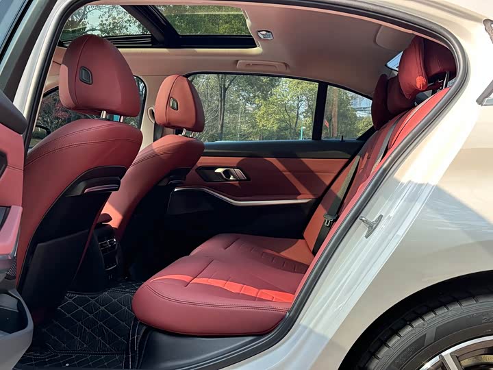 Фото 10 - BMW 3 Series