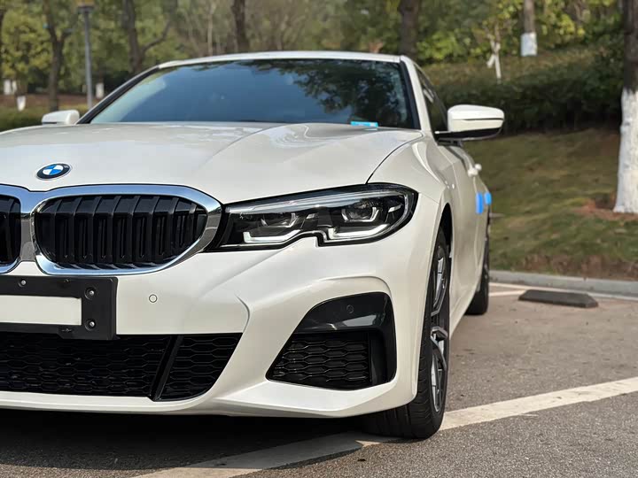 Фото 17 - BMW 3 Series