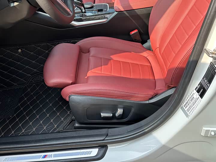 Фото 24 - BMW 3 Series