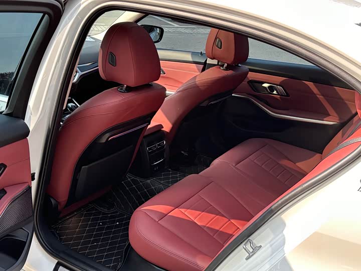 Фото 25 - BMW 3 Series